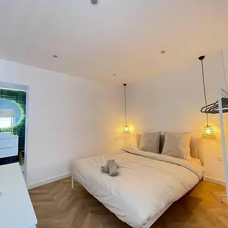 T2 Neuf Avec Parking Et Terrasse * Tolone